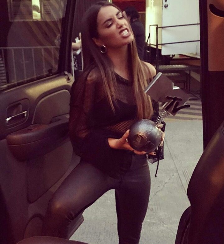 LaliPromotion's tweet photo. NUNCA OLVIDEMOS EL EMA QUE GANAMOS  #LaliEnLosMIAW https://t.co/wevssVTMfz