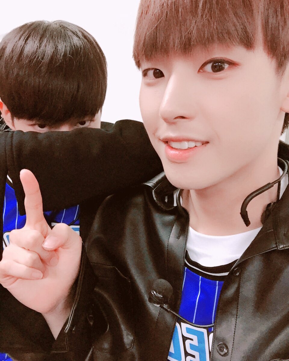 SF9BASE tweet picture