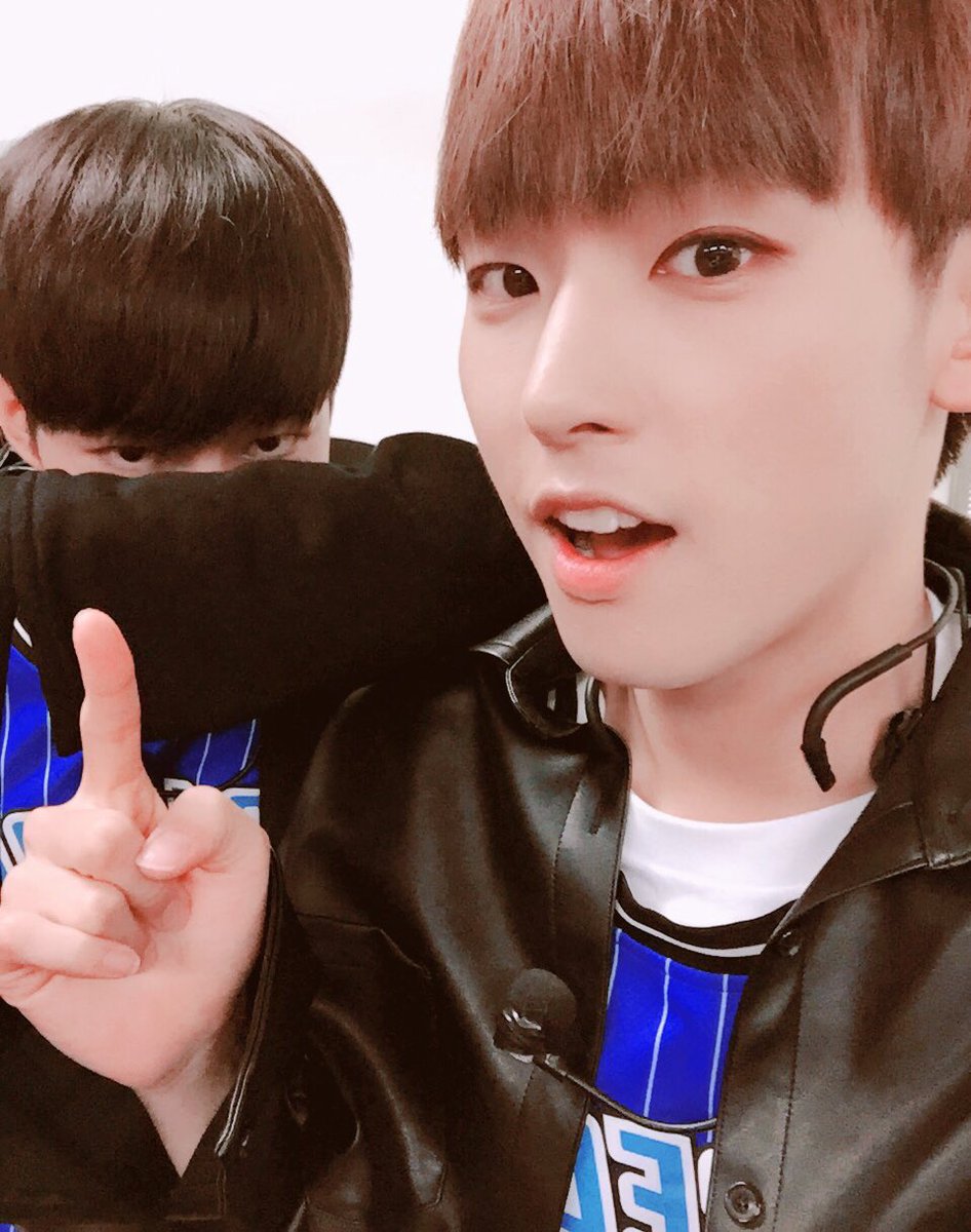 SF9BASE tweet picture