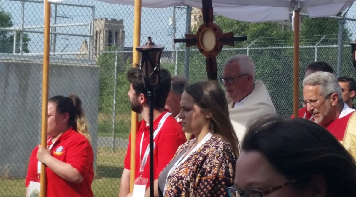 Bob_Meaney's tweet photo. Closing procession through streets of Gary, IN #GarySynod
Thank you
@TeamGaryIndiana and
@karenaboutgary https://t.co/PaCVkWrI1j