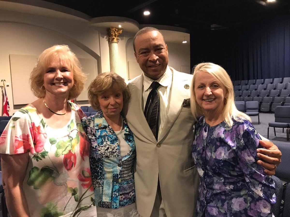 iluvcelebration's tweet photo. Chitwood Family attended the #CelebrationRevival Today!
Celebration Church Chattanooga
@drmchitwood
@drshannoncook
#CCSMG #2017EMG https://t.co/CLFYWK0VhJ