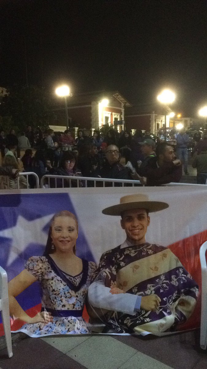 MuniQta's tweet photo. Desde el Campeonato de Cueca Adulto Arica 2017, apoyando a nuestra pareja de #QuintadeTilcoco , Yaritza y Felipe https://t.co/K8fxnH3NoL