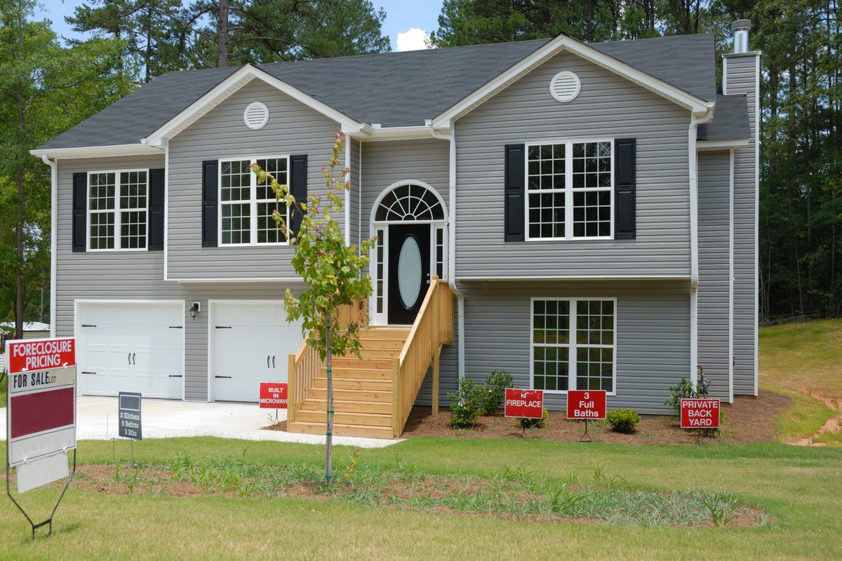 ProRemovalist's tweet photo. After months of looking for a new #house, you've finally found the one! it's time to look for a professional #mover.
https://t.co/QfNN6P7TWr https://t.co/HdcJzzD6Rk