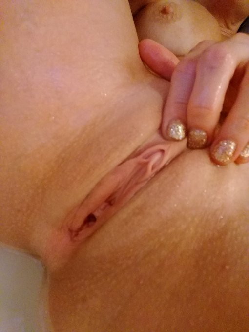 Bath time fun!!! https://t.co/Cq7ZWmInkc