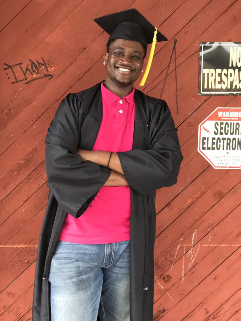 iamteyshawn_'s tweet photo. many said i wouldn't amount to anything, many said i wouldn't make it, but look at me now 🐐. 
classof2017 🎓❤. https://t.co/g958fFPVea