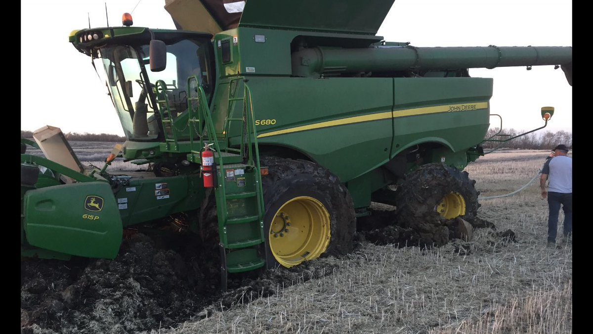 peelw8's tweet photo. About the only thing we have successfully planted this spring, are air drills and combines. #Stuck17 #pullingthepin https://t.co/ByIspqlCoN