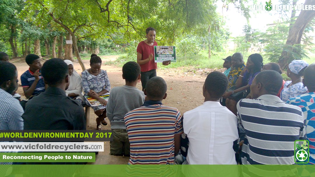 vicfoldrecycler's tweet photo. Final Housekeeping towards the #WorldEnvironmentDay2017 celebrations. Our interaction with #cleankwaraproject volunteers was amazing https://t.co/tQokZ7IPno