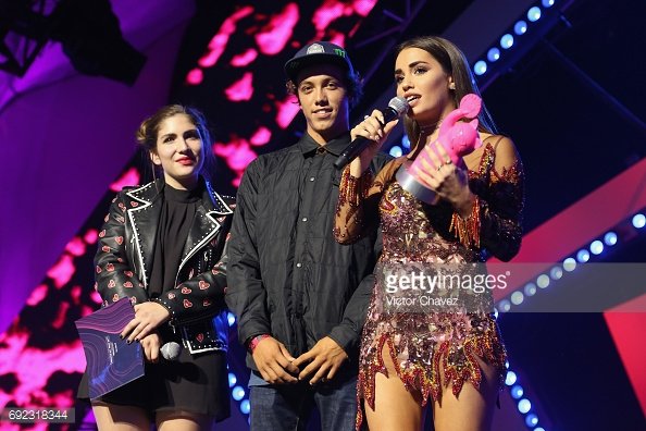 LaliPromotion's tweet photo. HQ || Fotos de Lali en el escenario de los MTV MIAW 2017 https://t.co/S8hQ19sqzF