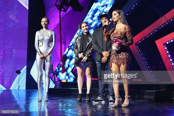 LaliPromotion's tweet photo. HQ || Fotos de Lali en el escenario de los MTV MIAW 2017 https://t.co/S8hQ19sqzF