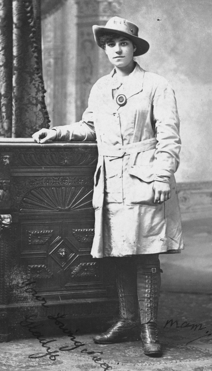 CuratorElen's tweet photo. Gladys Evans, Byddin y Tir. Sefydlwyd yn 1917 o ganlyniad i brinder gweithlu amaethyddol a gofid am gynhyrchiant bwyd #MenywodWA #bwydWA https://t.co/Yp9CK98Coy