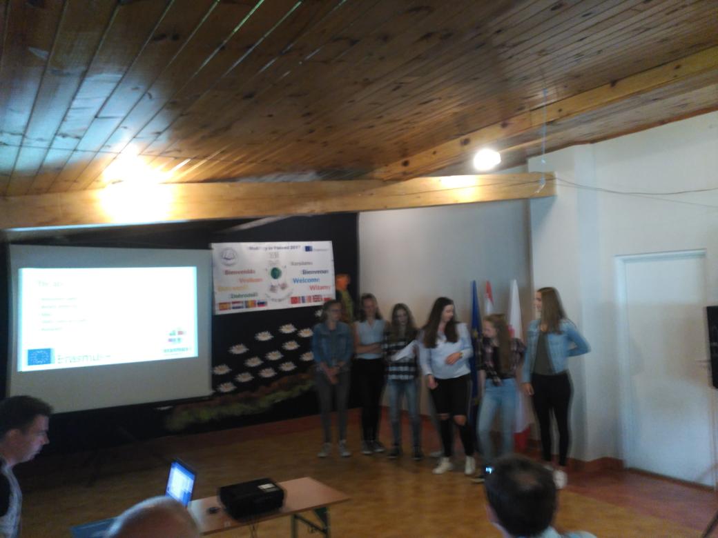 Y2beAlicante's tweet photo. Holland is ready to present its product @EUErasmusPlus @sepiegob #Y2BE #ErasmusPlus https://t.co/OGOfh4jJsA