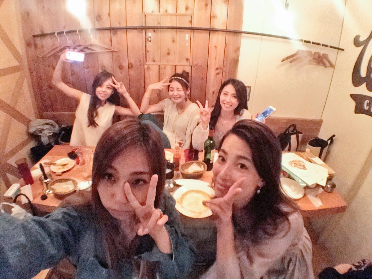MAMI_GEERISZ's tweet photo. 軽くブランチして、二軒目の酒場へww
さやかのお祝い&amp;お疲れ会を5SHIPと💖
楽しかったぁ✨✨

#dipunto #5SHIP https://t.co/eFVQIHX1PF