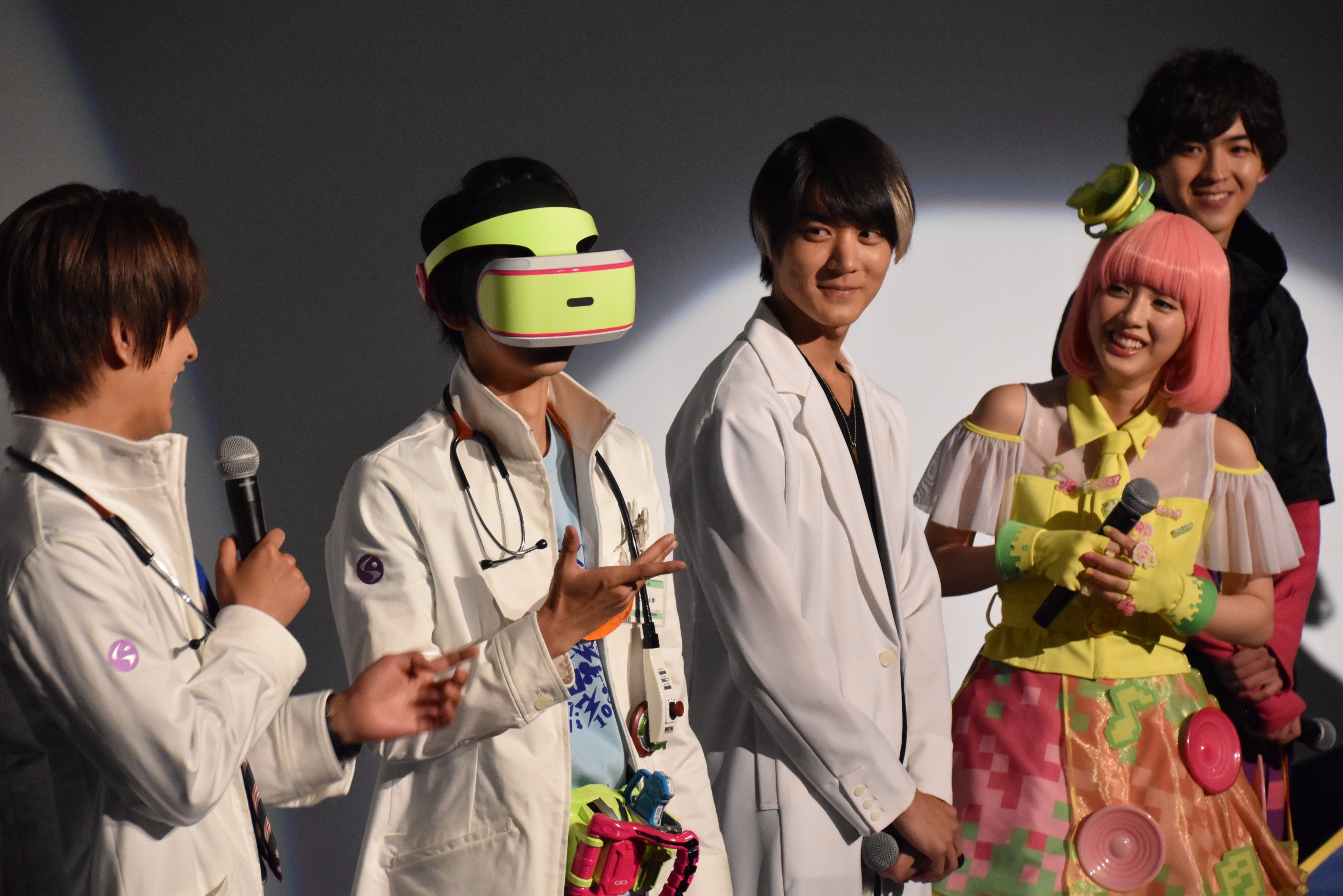 仮面ライダーエグゼイド 生写真　岩永徹也×小野塚勇人×甲斐翔真 NEWイケメンを見つけるなら『仮面ライダー エグゼイド』を