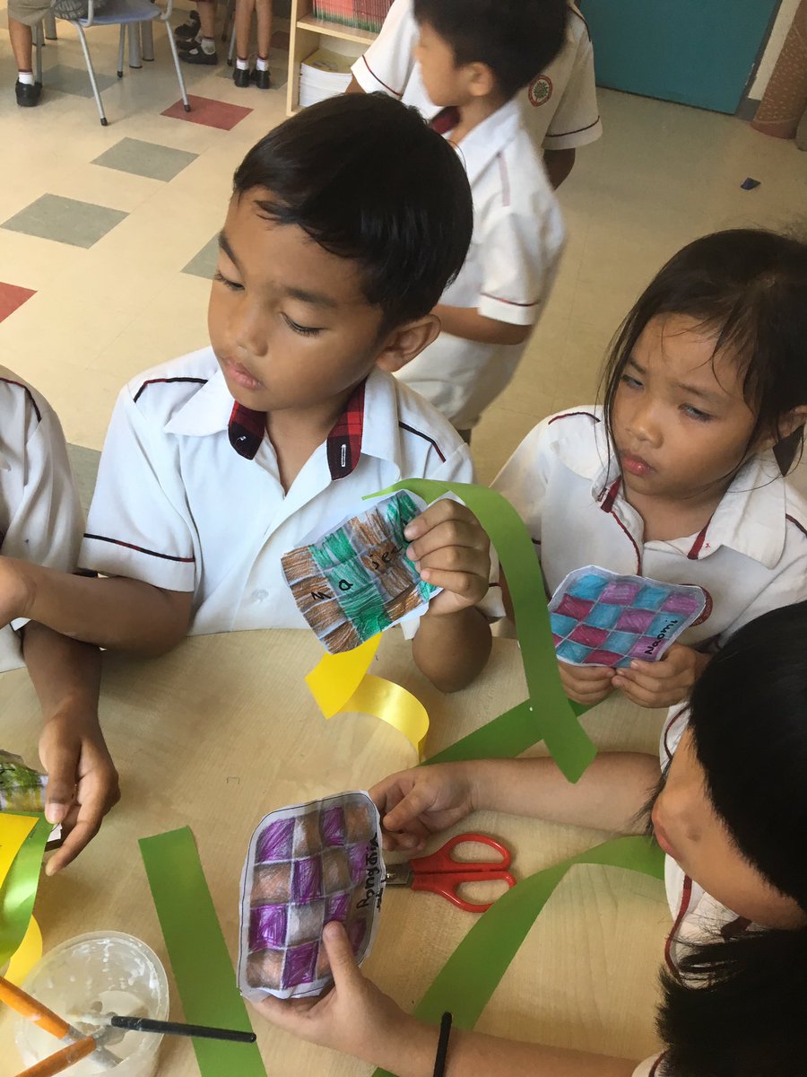 KS1 students have started to make Hari Raya decorations for the school.. #ketupat #pelita #hariraya