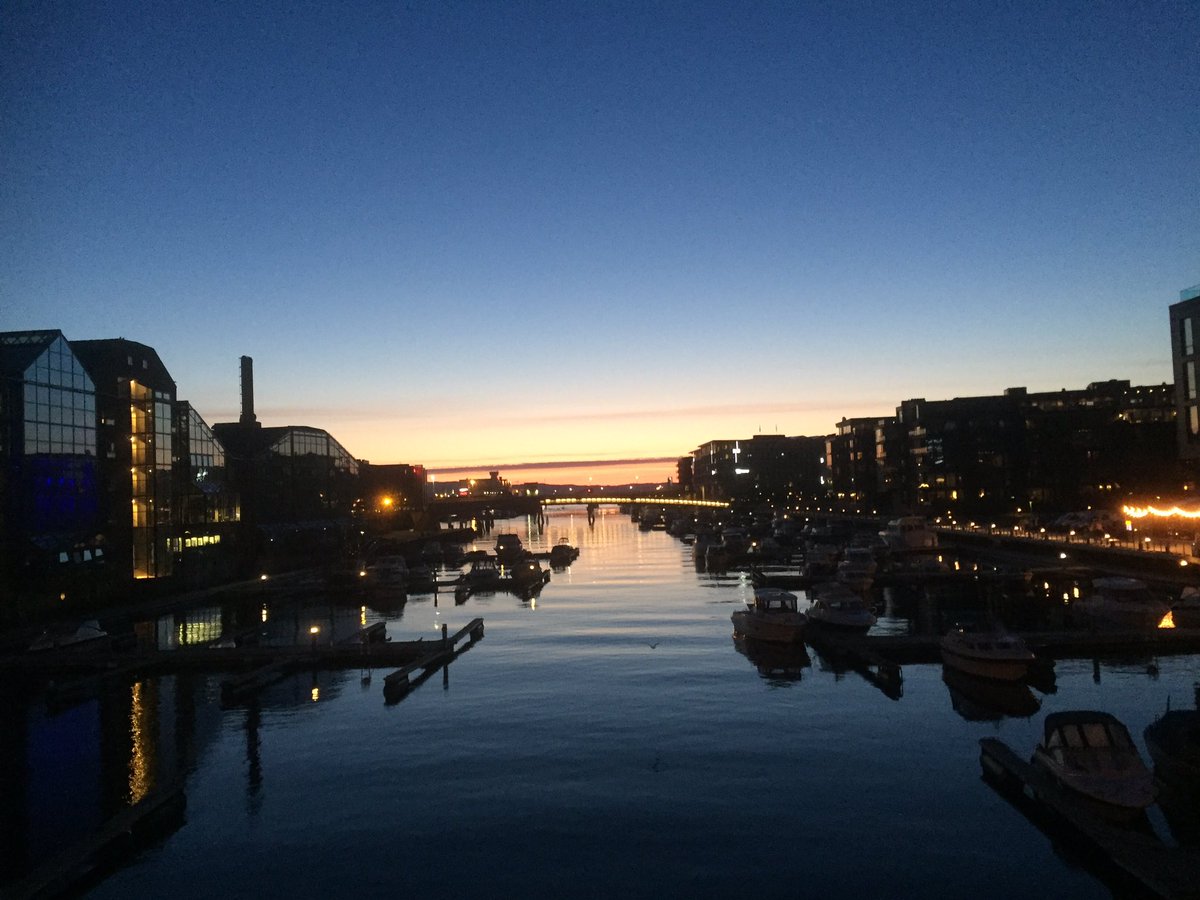 Bjsjer's tweet image. Nidelven stille så vakker du er. Natt til søndag 14.05.2017