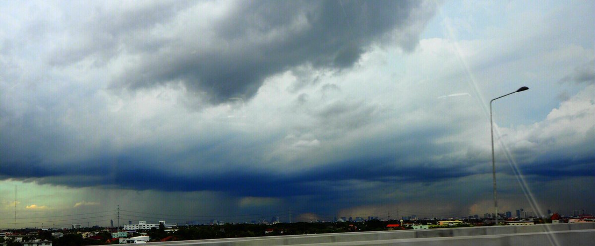 mamaru4465TH's tweet photo. มาและ เขามาและ  #ฝนตก https://t.co/RfY9a8xEVc