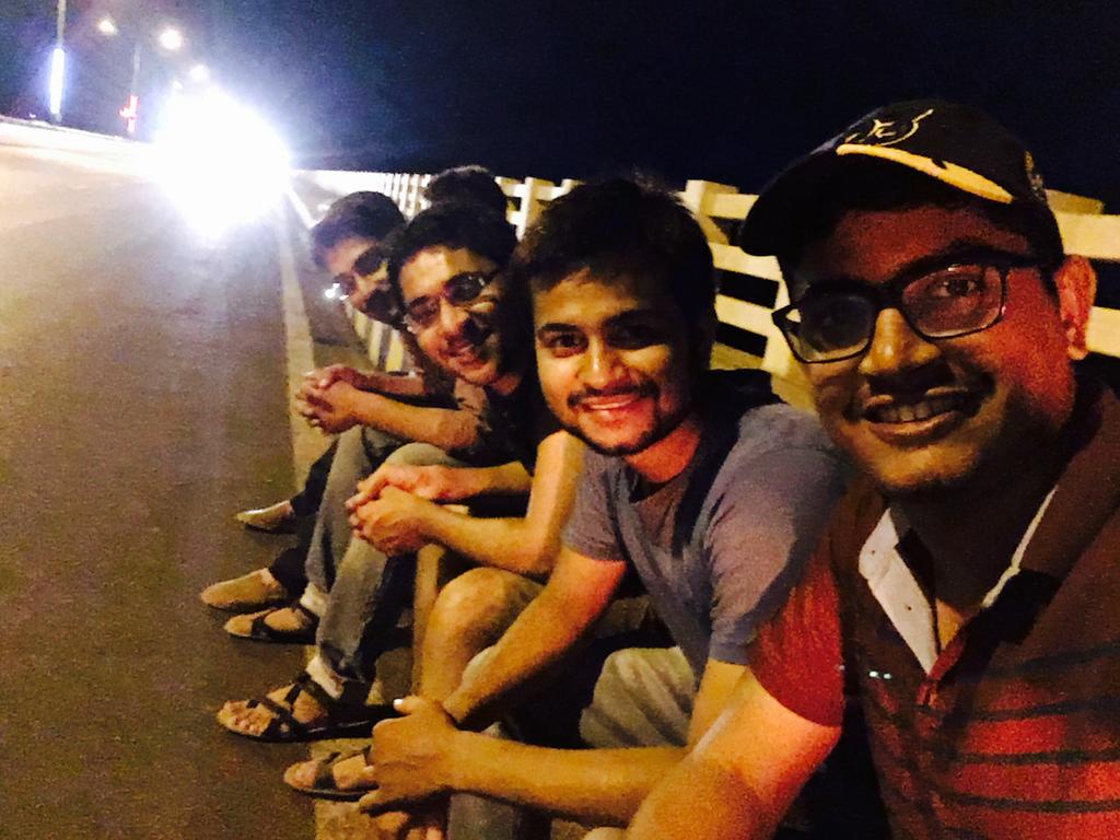 pritesh_421's tweet photo. #Friends #Selfie 
 #CT2017SelfieExpert #OPPOF3 
@oppomobileindia :)))) https://t.co/5QHONm0dmM