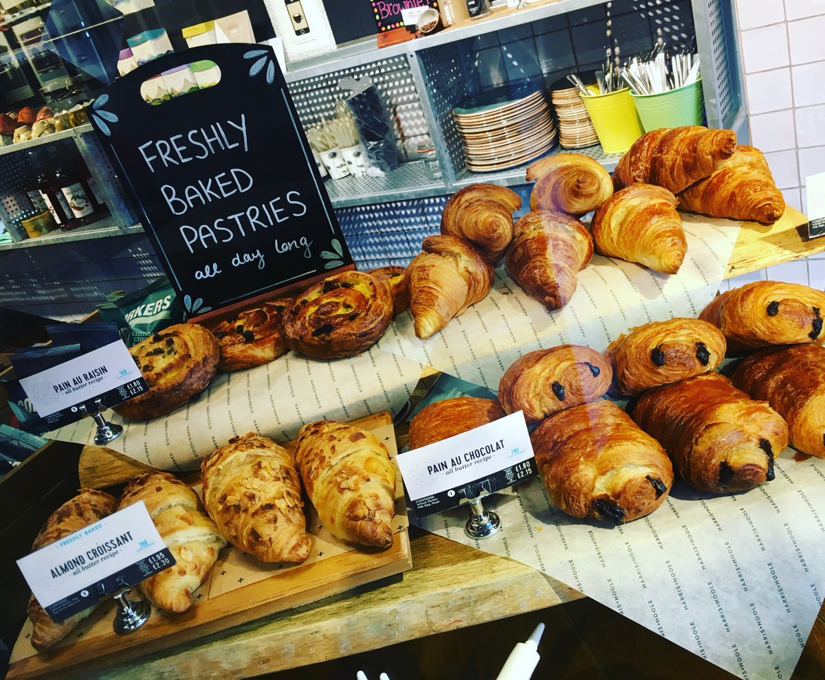 HandH_Southgate's tweet photo. Yummy! 🥐 #pastries #fresh #smellsgood #alldaylong #southgate #harrisandhoole https://t.co/V77SCFBMh1