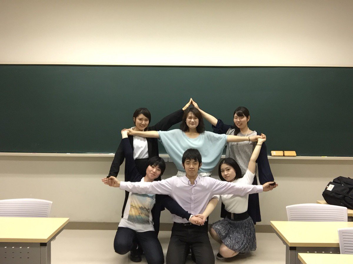 Drops1016's tweet photo. 下関市立大学学生団体KARARTです！唐戸商店街活性化に挑戦しています。
先日はminato de実行委員会、唐戸商店街、門司港キャンドルナイト、自閉症啓発など様々な方面で活動している方々と会合を行いました。
これから活動など投稿していきますので、応援よろしくお願いします！ https://t.co/dYs9rr9FUK