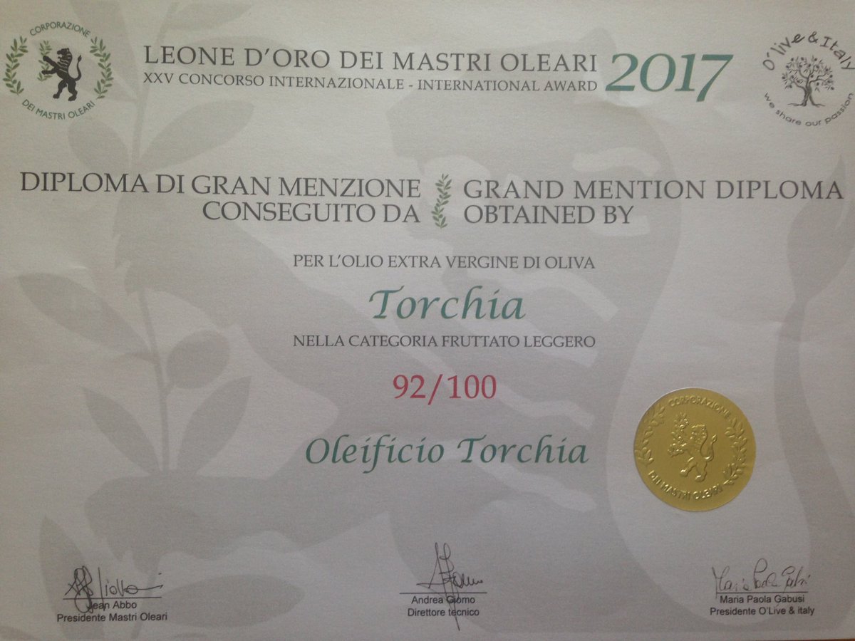 OlioTorchia's tweet photo. Leone d'oro dei mastri oleari 2017! Gran menzione! https://t.co/TglaeKCiNc