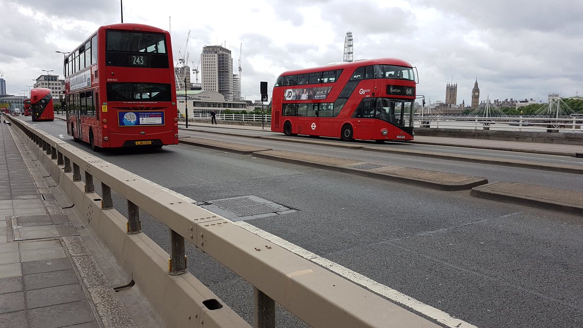 AndyKons's tweet photo. New Waterloo bridge addition.. asset vehicle restraints...  #LondonAttacks https://t.co/mfE4KNqhjt