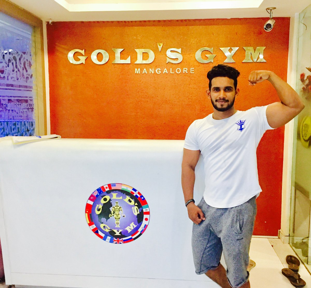 rameezmiz's tweet photo. Personal trainer 
#golds #gym #goldsgym #india https://t.co/Kk1ZSVsSUo