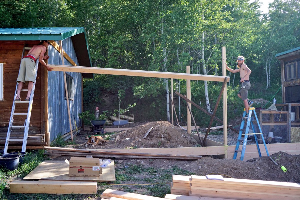No run yesterday.. busy day, only 1 mile today with a random sharp pain in my foot. But, there are walls being built on the chicken run!!
