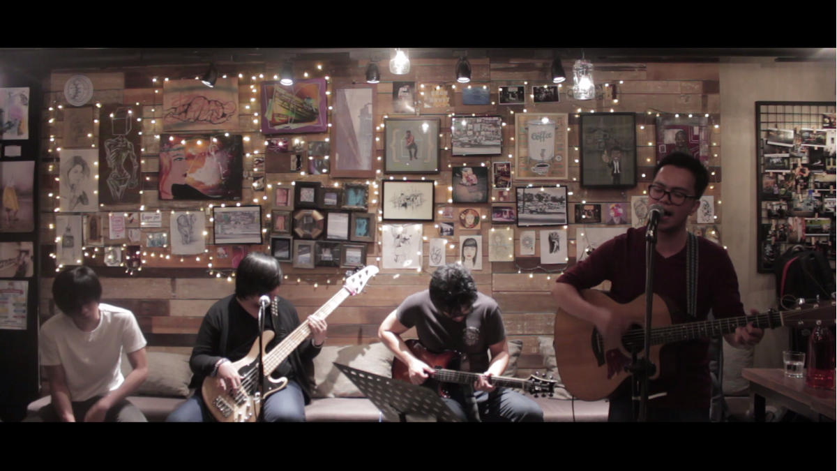 suffoKEYT's tweet photo. Watch out for the acoustic sessions of KE - Kaleidoscope Eyes! Filmed this at Ella and the Blackbird Cafe, Loyola Heights. <3 https://t.co/t8jiwXywh6