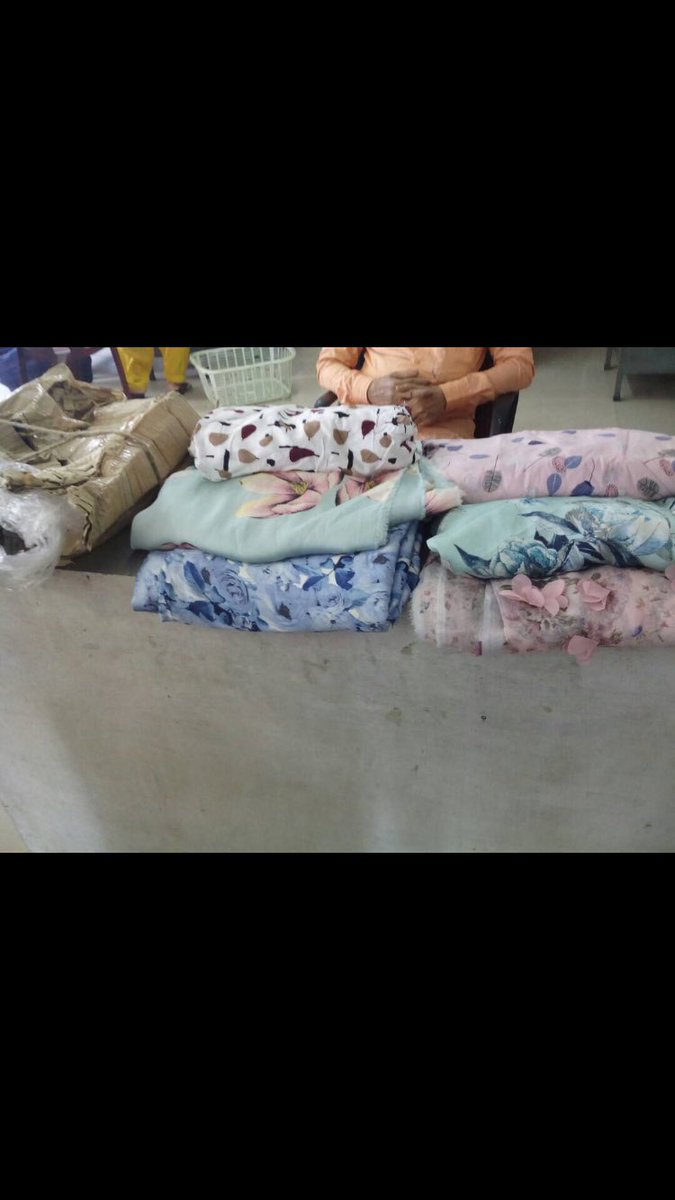 ronak_169's tweet photo. @IndiaPostOffice sent a box with 11 pieces from Bangalore to Guwahati. Reached there with just 6 pieces! #FailPost @narendramodi https://t.co/fDcf6lxo3e