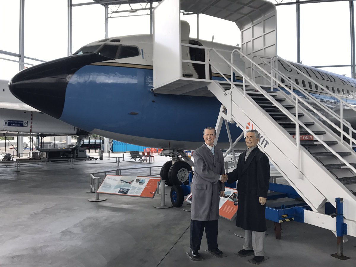 ericsood2's tweet photo. Met the SR-71, President Nixon, DB Cooper at the @museumofflight ! https://t.co/5ilhbNsfmW