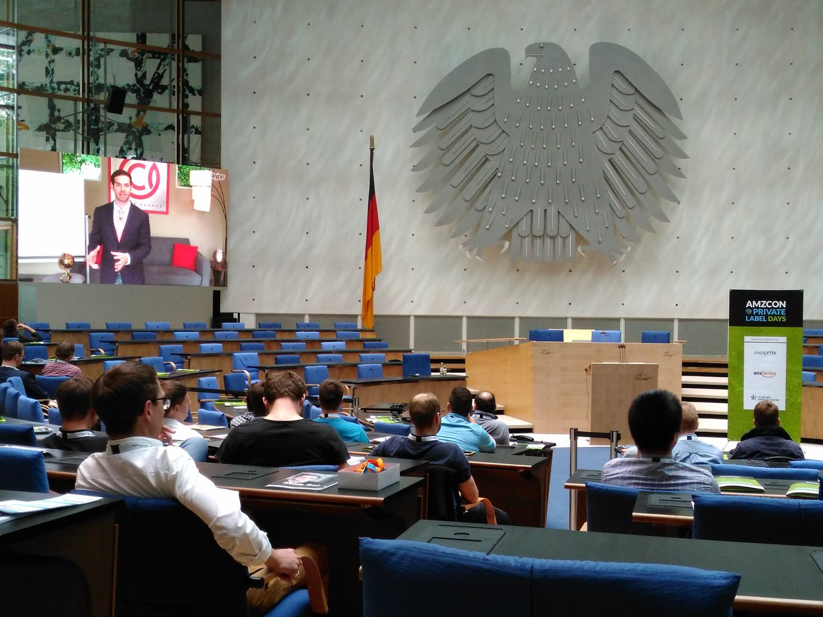 ____ceylan____'s tweet image. World Conference Center Bonn
AMZCON/PLD 2017 Abschlussrede mit Ryan Moran,- Eine sehr gelungene Veranstaltung in einem historischen location