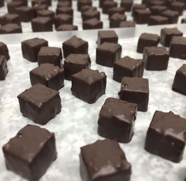Les bonbons chocolats praliné.. #lequinzieme #gastronomie