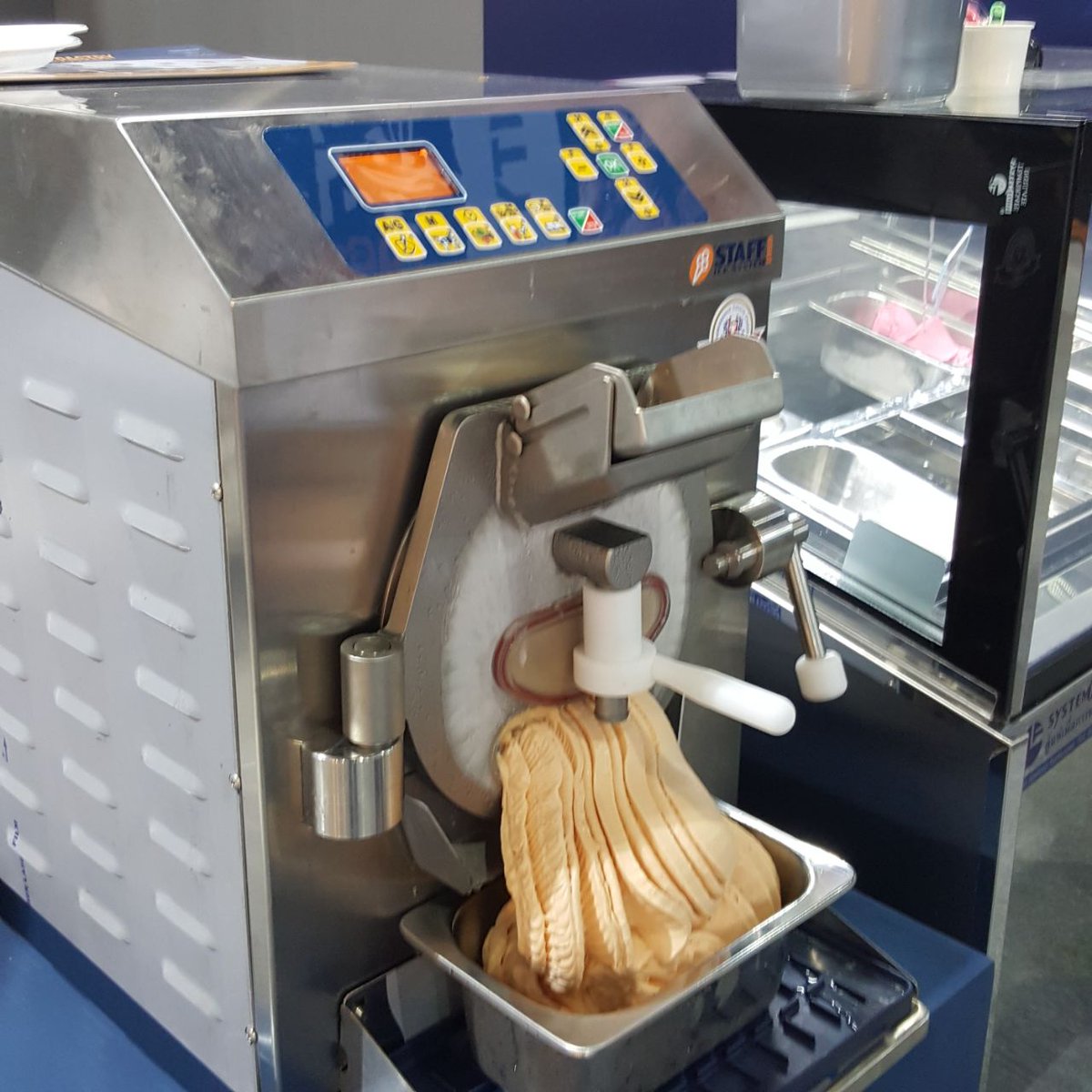 Staff1959's tweet photo. Terminata una fiera, ci si prepara per la prossima!
Ecco una gallery fotografica per ricordare i dolci momenti al #Thaifex2017. https://t.co/KyHD67Xt2U