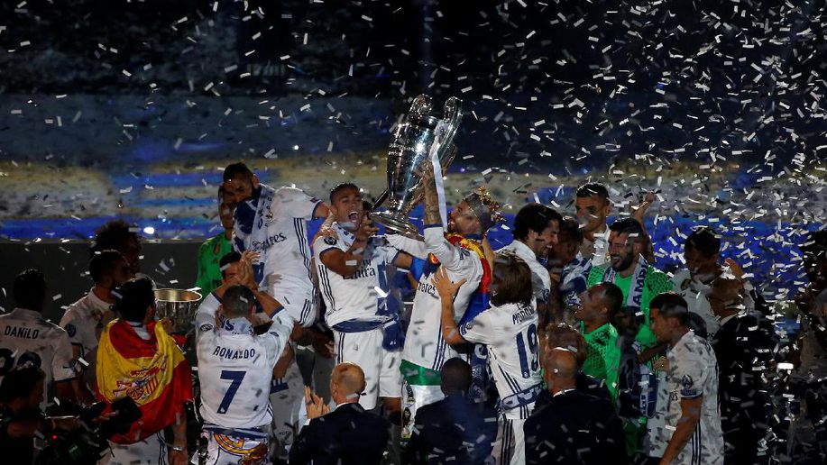 Parade Juara La DuoDecima Madrid detik.id/VbFOvP via <a href="/detiksport/">detiksport</a>