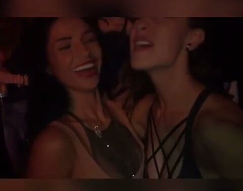 Irma_de_Leon's tweet photo. Verlas divertirse y sonreír eso me hace feliz 
@CaroMirandaOf @Ferka https://t.co/0am8Je9ONq