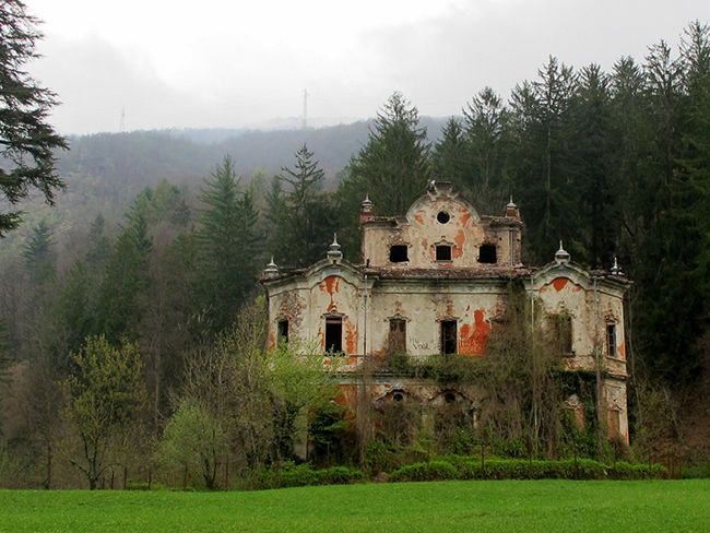 Magnoling_'s tweet image. #Italia está regalando 103 castillos históricos abandonados 
buff.ly/2qQ32fs vía @PlayGrounder #i18n