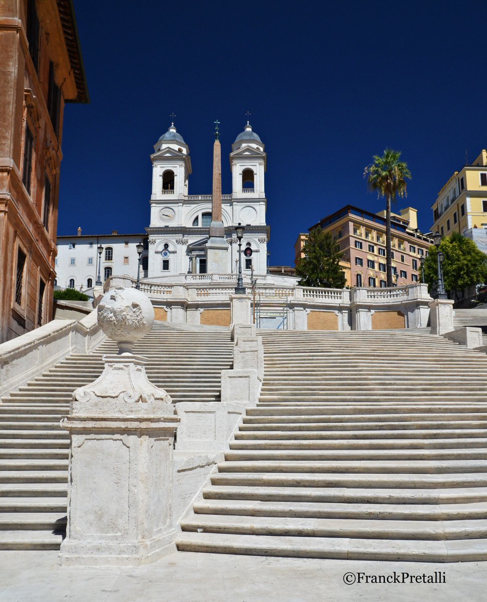FranckPretalli's tweet photo. Voyage à #Rome Trinité-des-Monts sur la place d'Espagne #travel #Roma #tourisme Trinità dei Monti Piazza di Spagna #Italie #Italia #Italy https://t.co/N0OZ0jHmln
