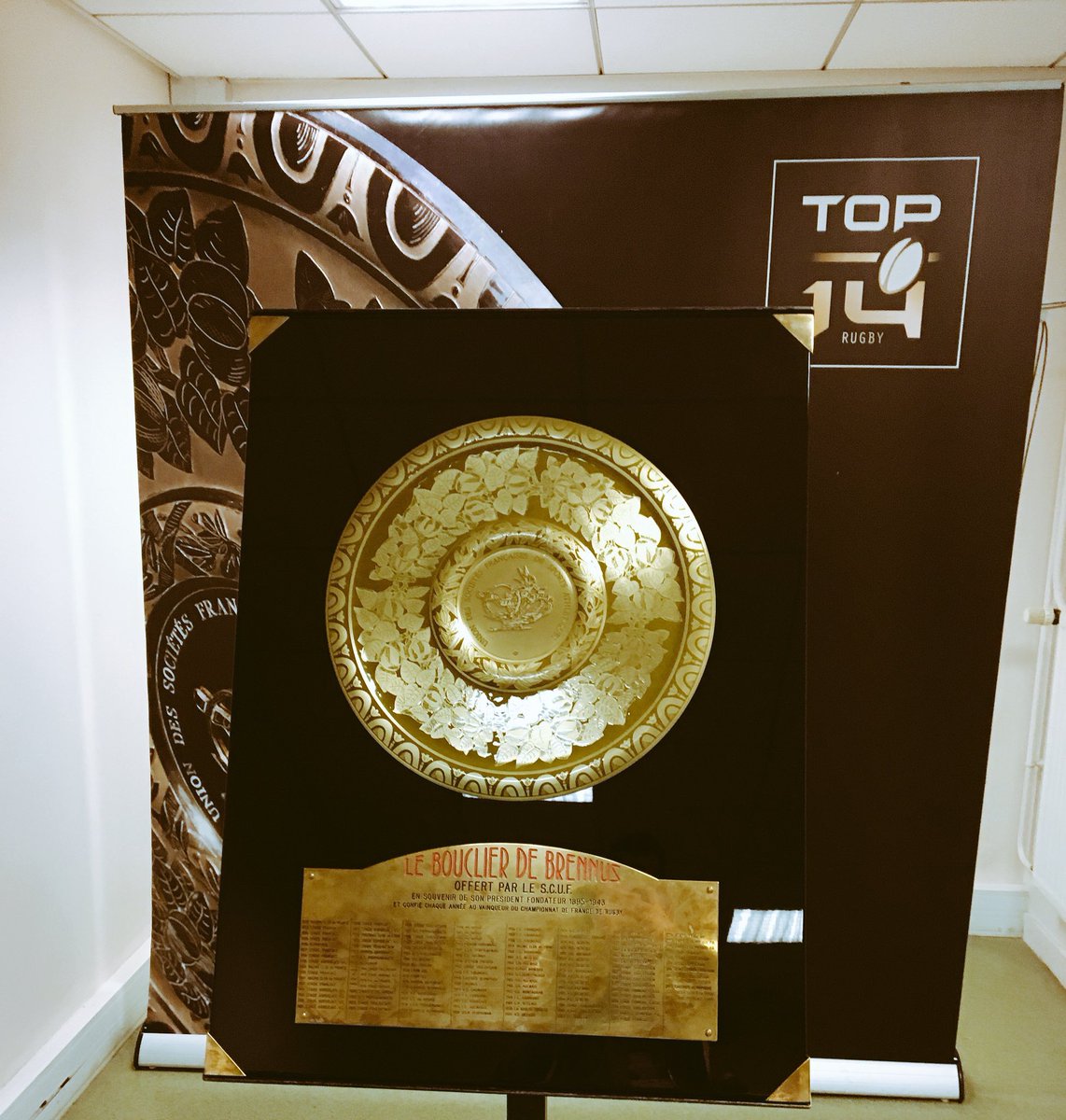 FFSportU's tweet photo. Un grand merci @Paramourdurugby @EliseGilbertao @LazarewKatia @Matth_Masq 👍🏉👏 #SoirdeFinale #TeamSpirit #SGSevens https://t.co/rGouwR7ciG
