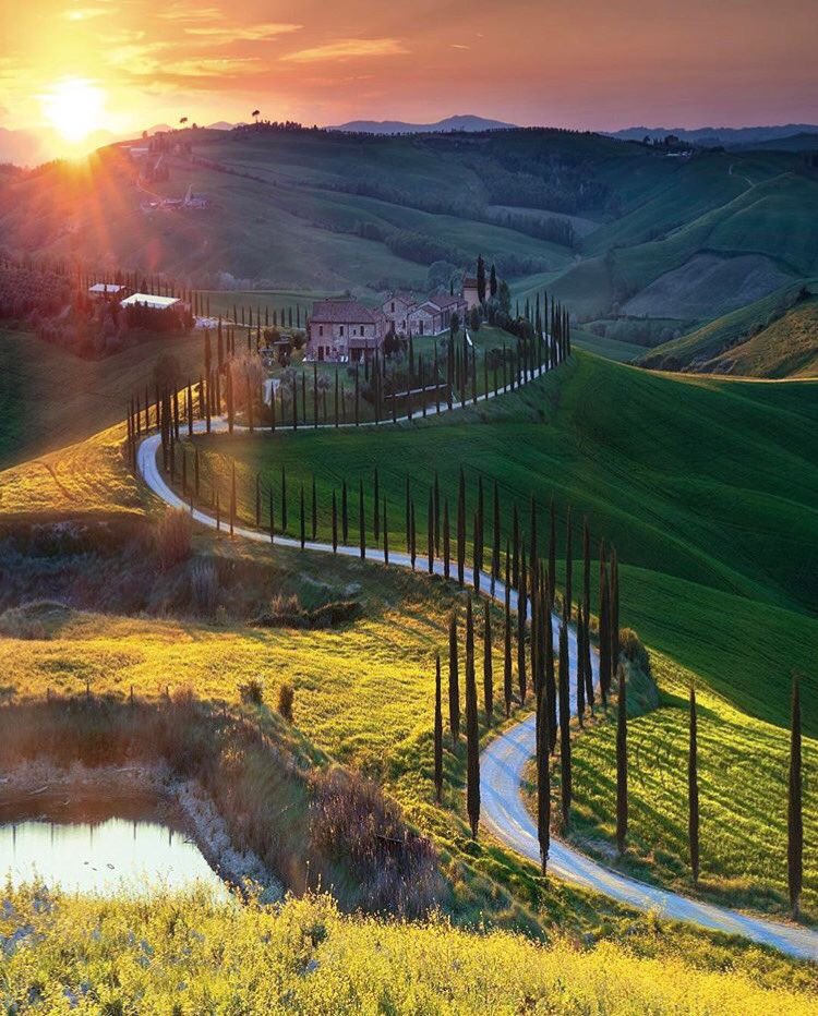 😍Peki ya sizin gün doğumu için seçiminiz neresi?☺️
Chianti-Toskana/İtalya
Rezervasyon.com
📸:ilhan1077