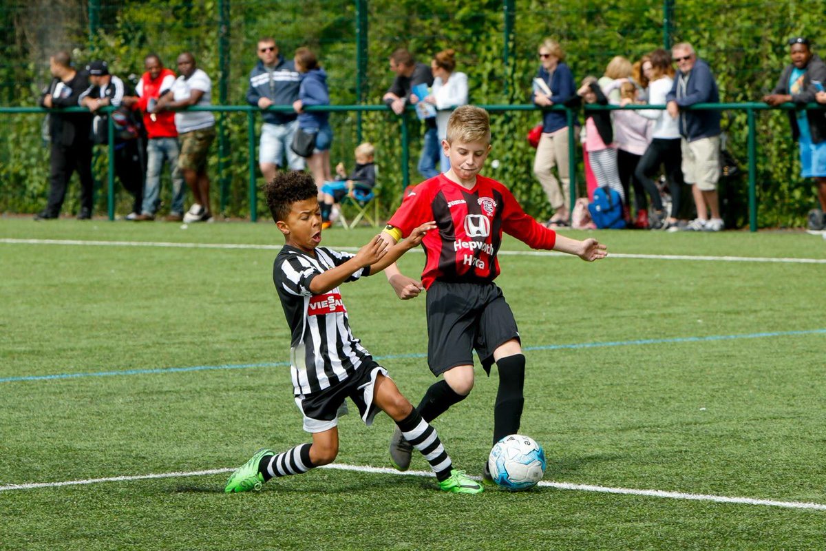 LFCU10s's tweet photo. 💪Action shots of @linthwaitejfc U10's @ the @htafcdotcom 
@PPG Cup Yesterday🏆
#Greatexperience Greatexperience 
@ViessmannUK 
@Viessmann https://t.co/4lsrwr0zfz