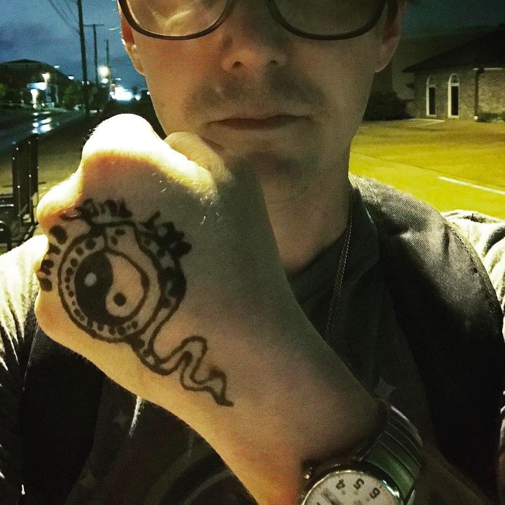 HotTubClubUSA's tweet photo. Nashville to Jersey and back in 60 hours! Got the sunburn + sick yin yang hand tattoo to prove it
#Jersey #TourLi… https://t.co/deLb8p590E https://t.co/z3vG89P0yg