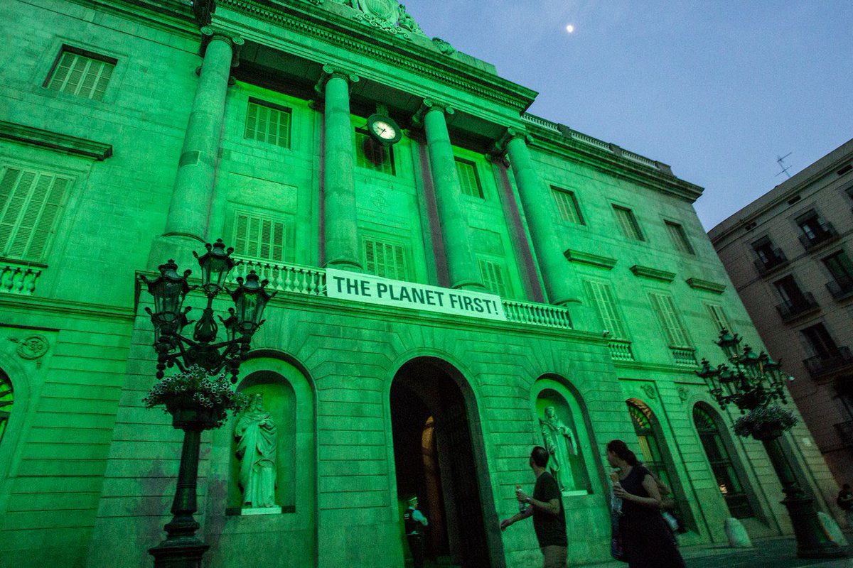 bcn_ajuntament's tweet photo. En el #DiaMundialMediAmbient refermem el nostre #compromíspelclima #ThePlanetFirst #BCNpelClima https://t.co/xOvHrc1Z45 https://t.co/wSdxLah9jv