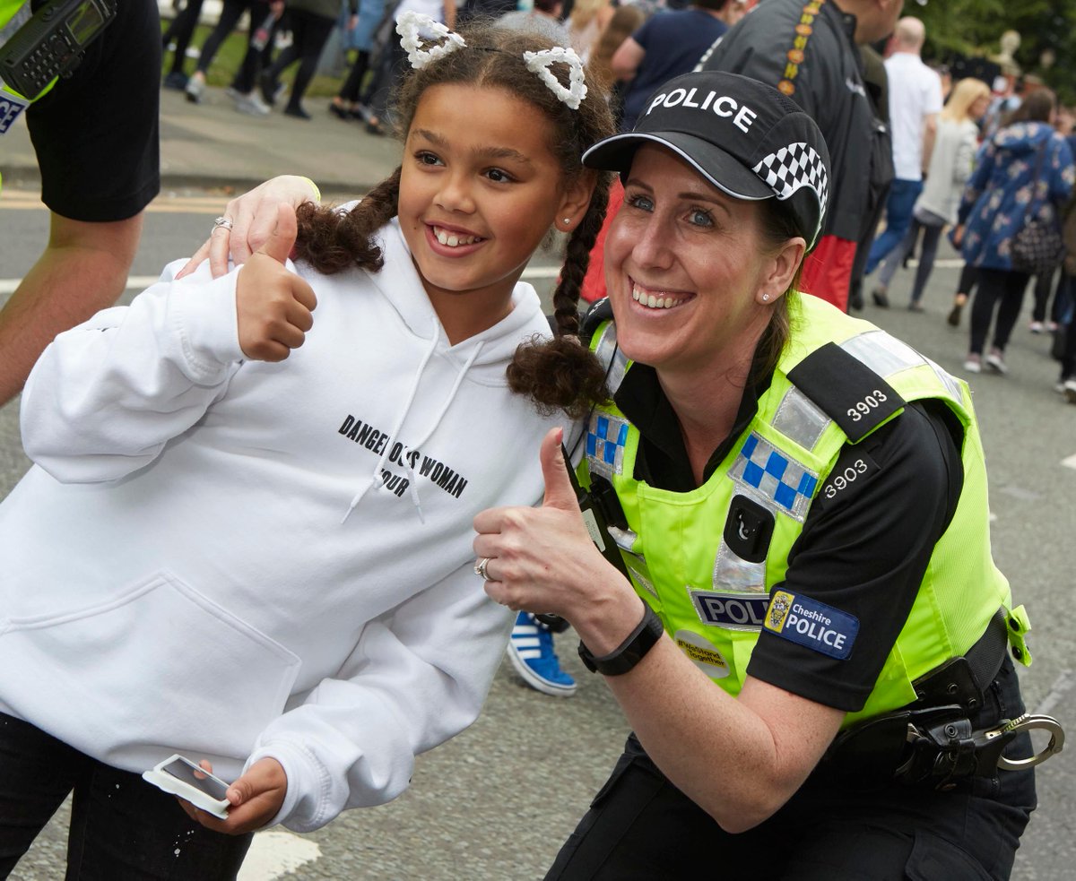 cheshirepolice's tweet photo. Some great photos of our officers at #onelovemanchester concert last night. If you managed to get a photo with us, we'd love to see them 😊 https://t.co/FMt9xpdFeb