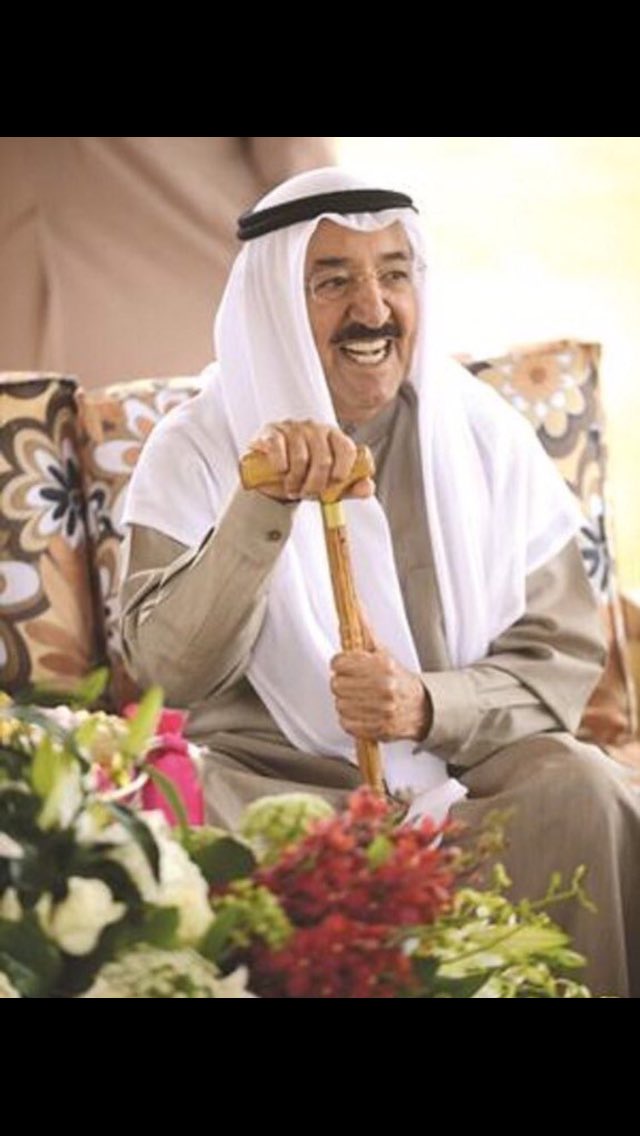 الحكيم وصمام الأمان وقائد الأنسانيه الشيخ صباح الأحمد يتتطلع إليك الشعب العربي والخليجي بالتدخل لأنهاء هذا الخلاف
#قطع _العلاقات_مع_قطر