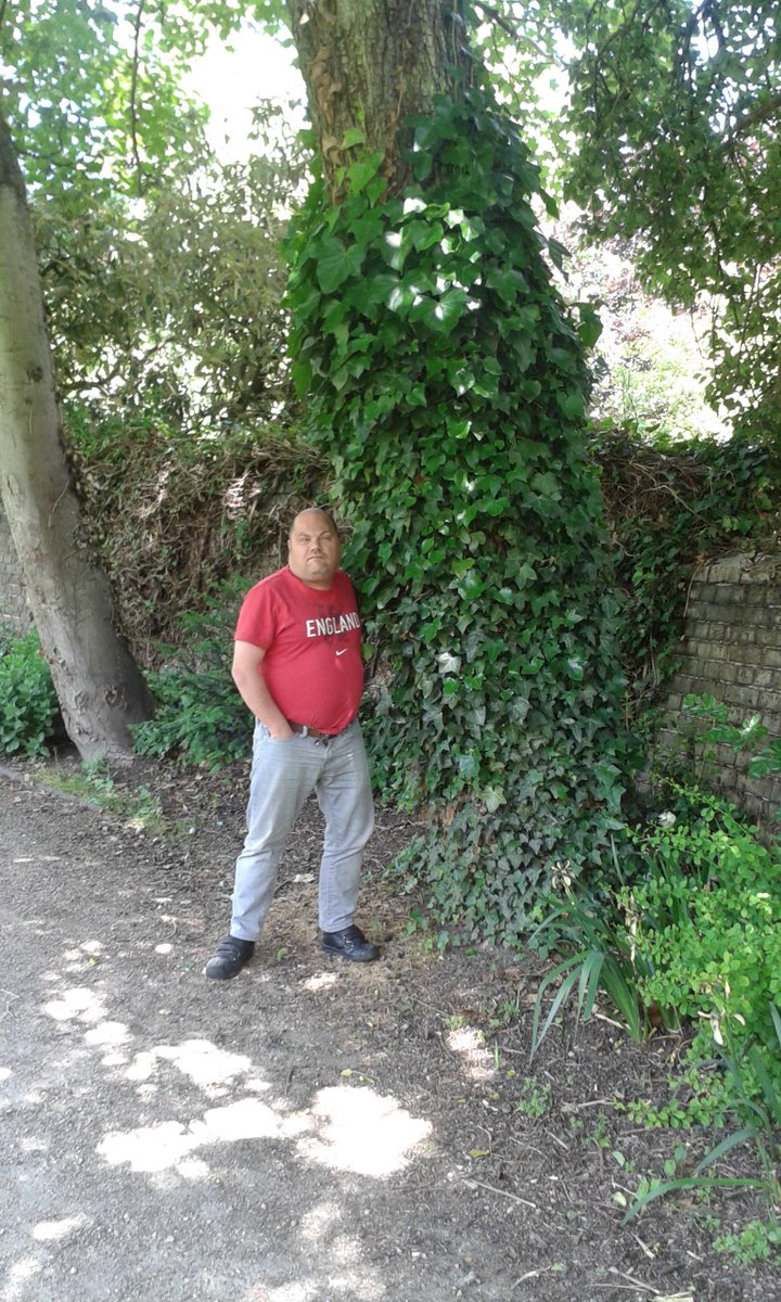 SevaCare_Group's tweet photo. Outreach visit to Tranquillity and Heritage Gardens. Contact Ranu on 0208 4222 999. #sevacaregroup #Outreach #Summer #Gardens #Lake https://t.co/J31jiaopbk