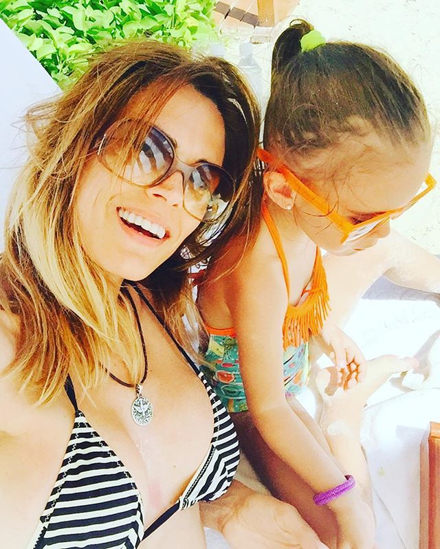 mariadeluz23's tweet photo. Besos Martinita, espero estés mejor tesoro mío @vivicanosaok #ViviEnLaRadio https://t.co/7zaLWul3gf