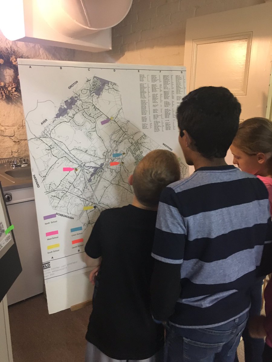 MissCunningham2's tweet photo. Students are looking to find what school in Littleton they would have attended in the 1800s. https://t.co/ES1DH4zNxY