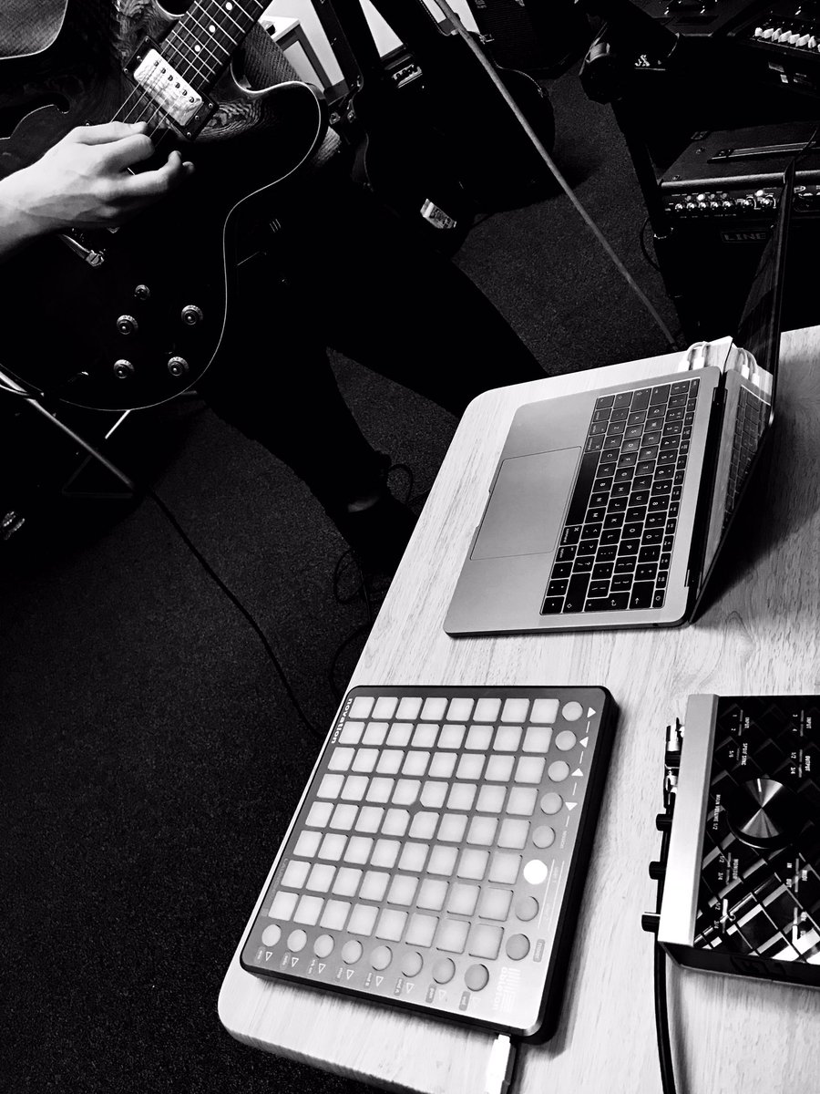TheCalmCoUK's tweet photo. Practice for tomorrow night @GwdihwCafeBar. Stage time 7:50pm ✌🏻 https://t.co/wUMRKsx1hV