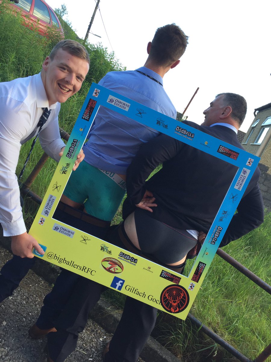 BigBallersRFC's tweet photo. Pen ôl bendigedig gan Rowland @JiffyRugby @Nigelrefowens  @GowchRFC club dinner #GGRFC https://t.co/PaHTn3agBl