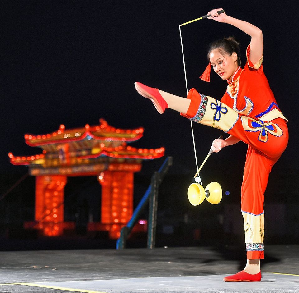CNYCCC's tweet photo. Impressed by the #chineseyoyo skills at @lanternfestnys? Become a yo-yo pro at Culture Camp this summer! More info - https://t.co/60TOTHPMaK https://t.co/tRptvpXRSz